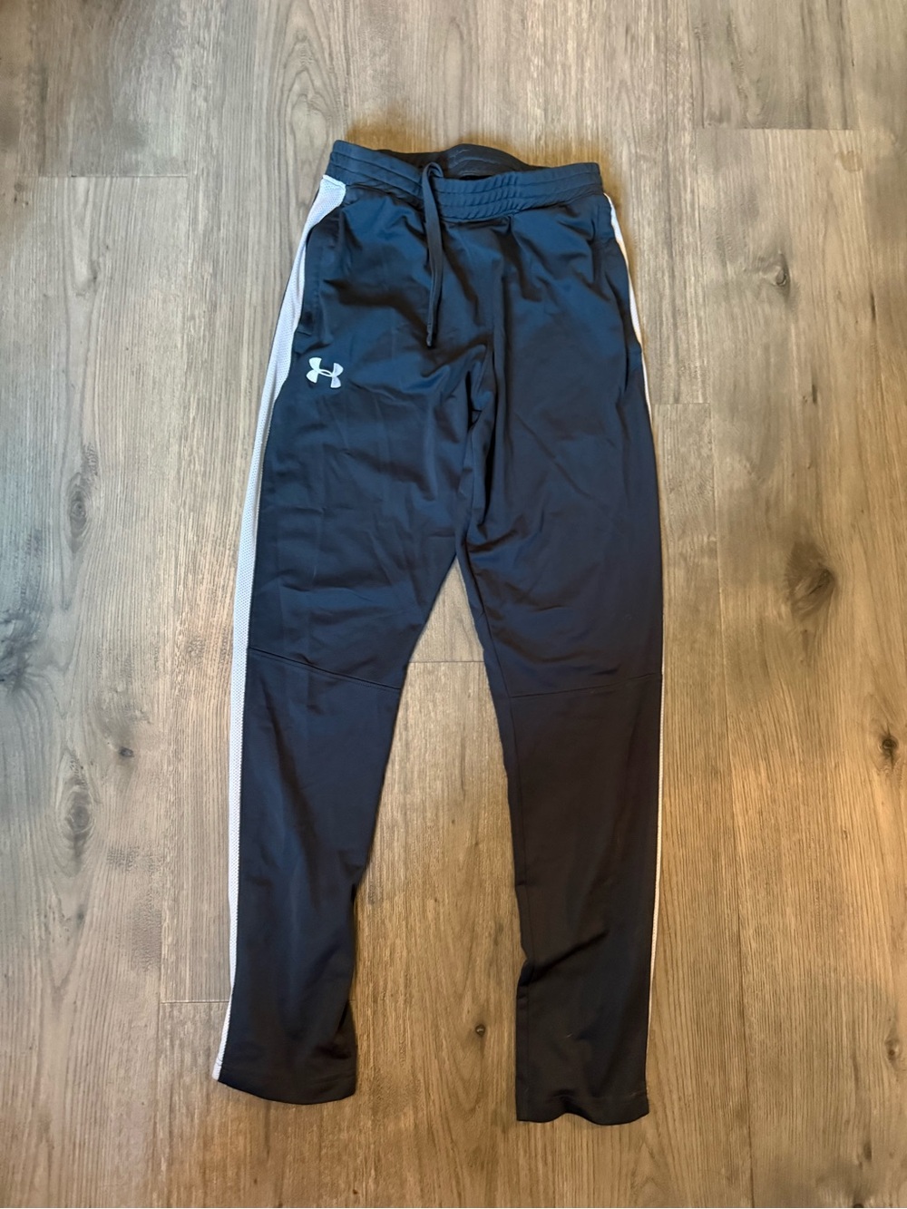 Under Armour dark grey Joggers with White Side Panels - Kids